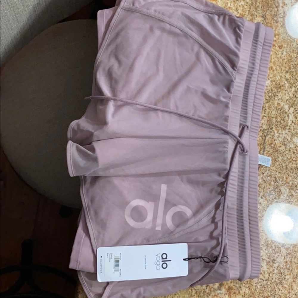 Alo yoga Ambience short - style W6126RG